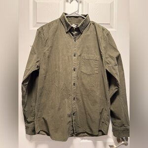 Men's Olive Green Button-Up Shirt